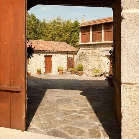 Campos De Vilance Y Casa Rural Monterroso (Lugo)